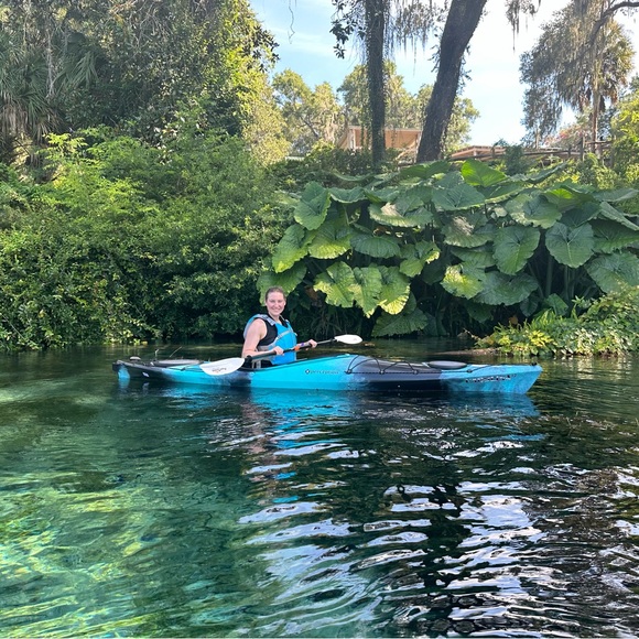 HELLO 👋 And Welcome to My Closet! ✨ - Picture 3 of 4